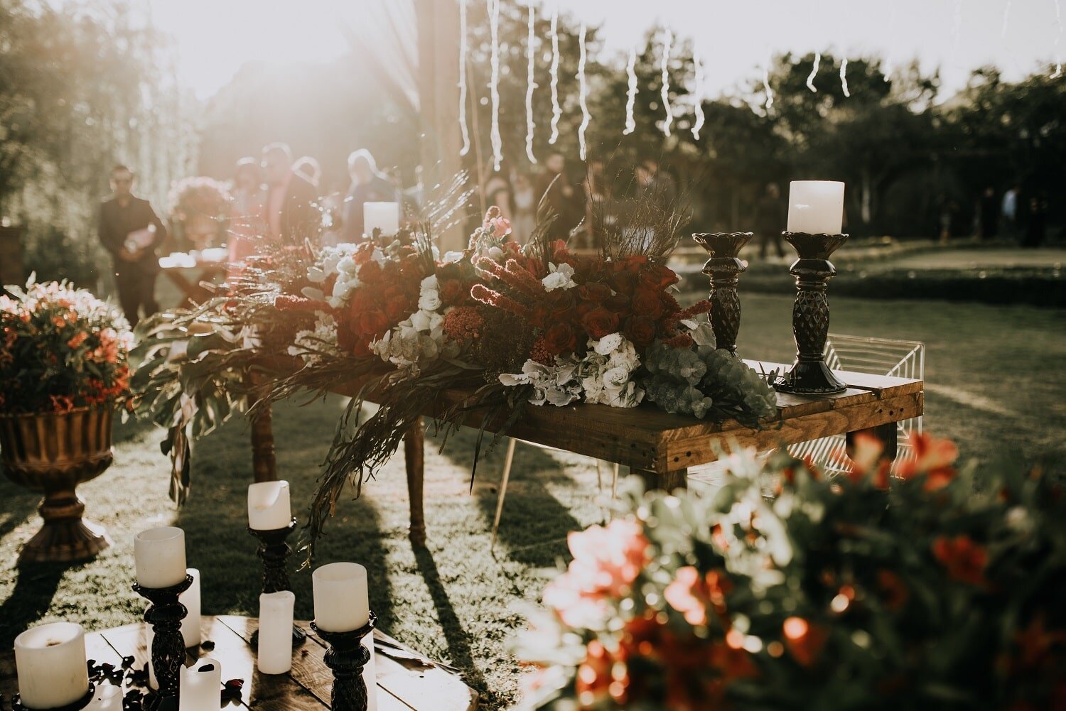 Eventos sociales con pocos invitados íntimos y elegantes.